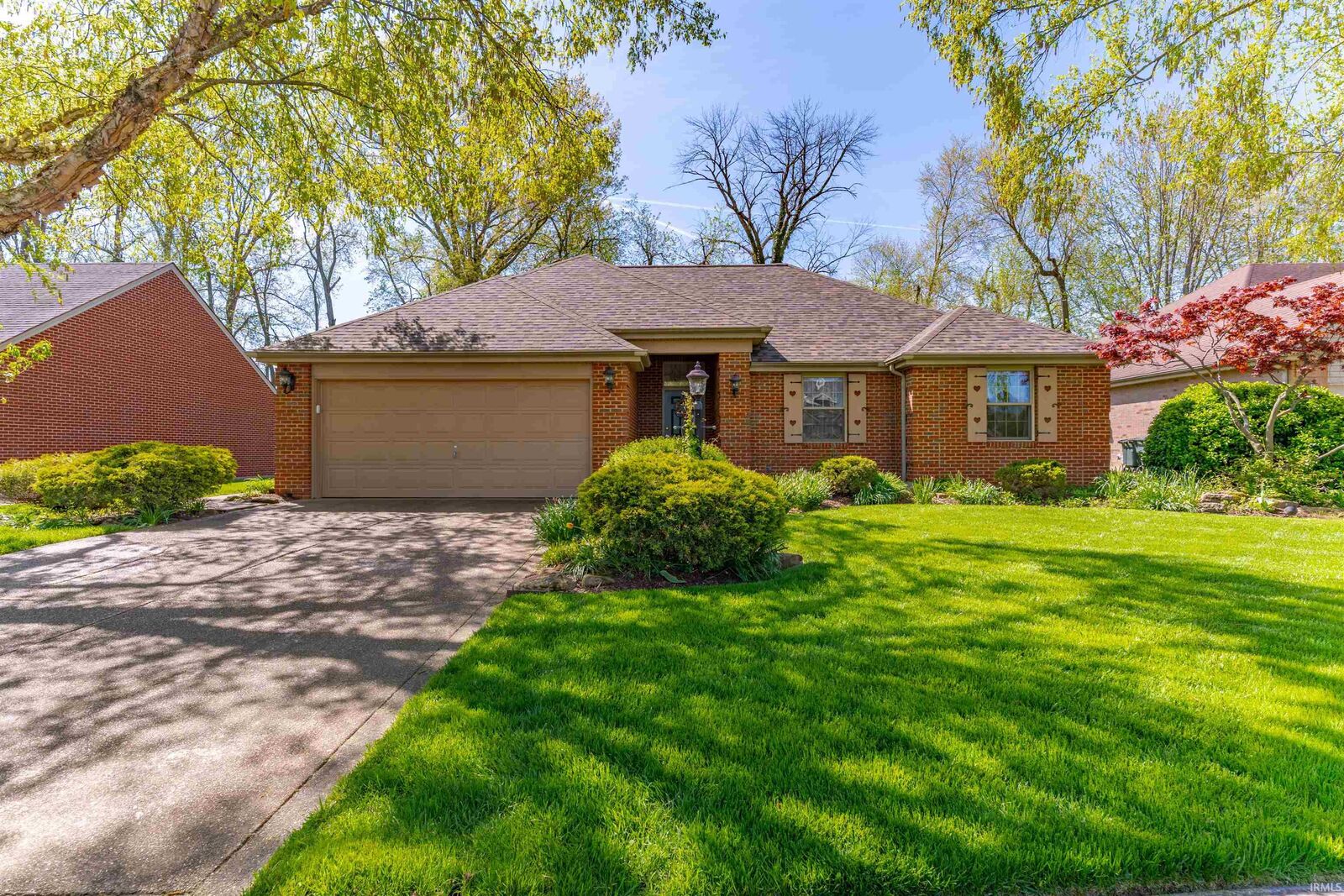 Property Photo:  401 Hunters Green  IN 47711 