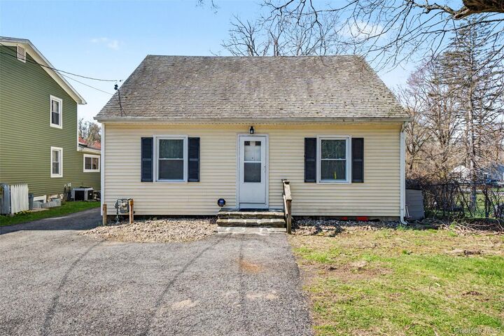 Property Photo:  15 Forge Hill Road  NY 12553 
