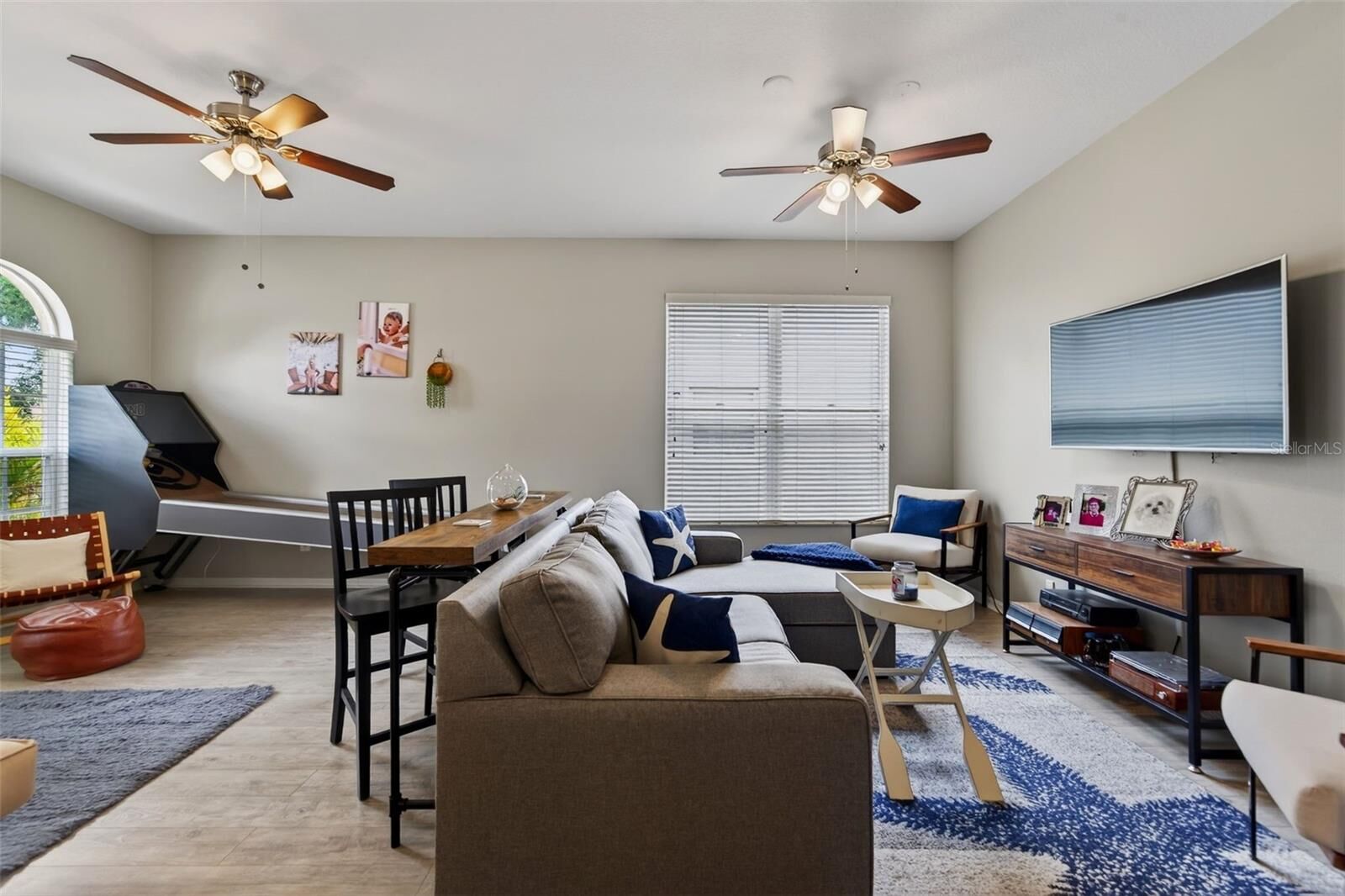 Property Photo:  408 Delwood Breck Street  FL 33570 