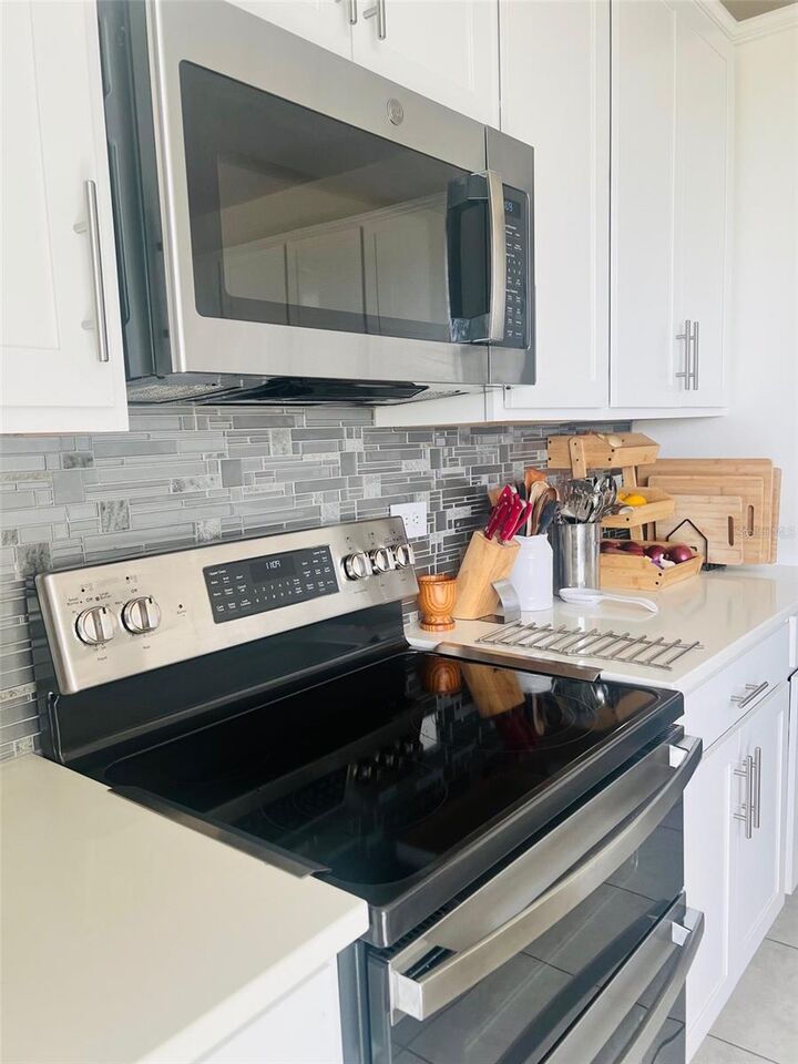 Property Photo:  1120 Sugarwood Street  FL 33837 