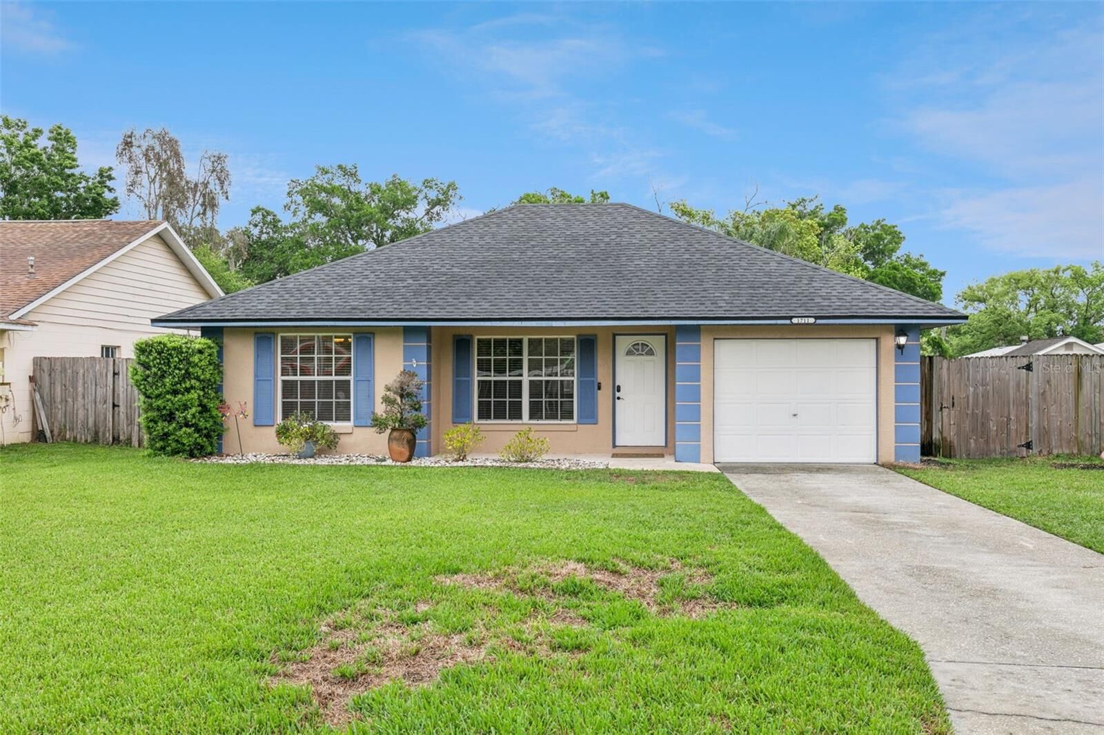 Property Photo: 1711 Charleston Lane FL 34769