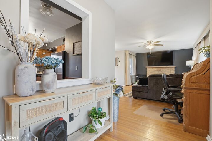 Property Photo:  100 Orchard Place  IA 52601 