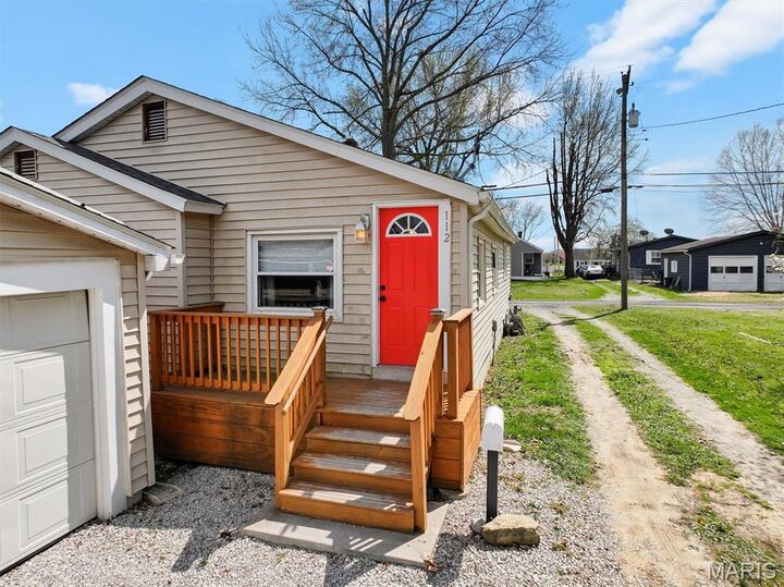 Property Photo:  112 3rd Avenue  IL 62025 