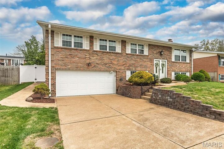 Property Photo:  3233 Hedgetree Lane  MO 63129 