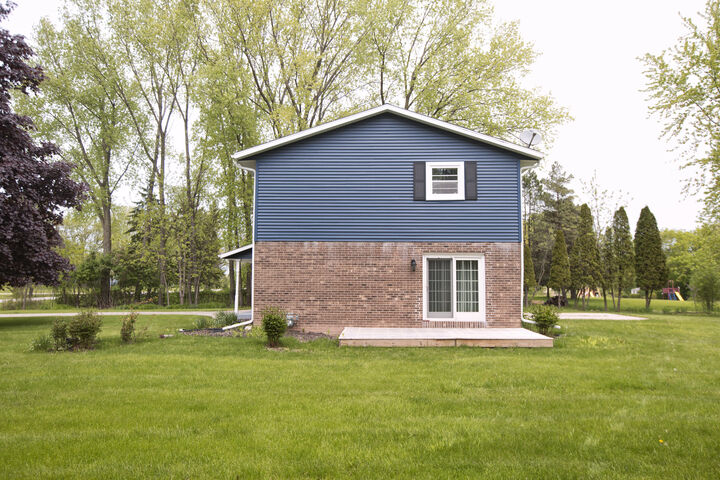 Property Photo:  10234 N La Cresta Dr   53092 