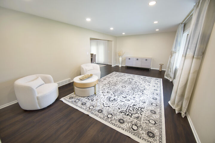 Property Photo:  10234 N La Cresta Dr  WI 53092 