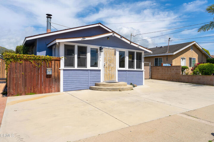 Property Photo:  1813 Ocean Avenue  CA 93001 