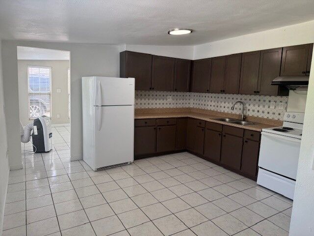 Property Photo:  15 Strassbourg Rd  TN 37042 