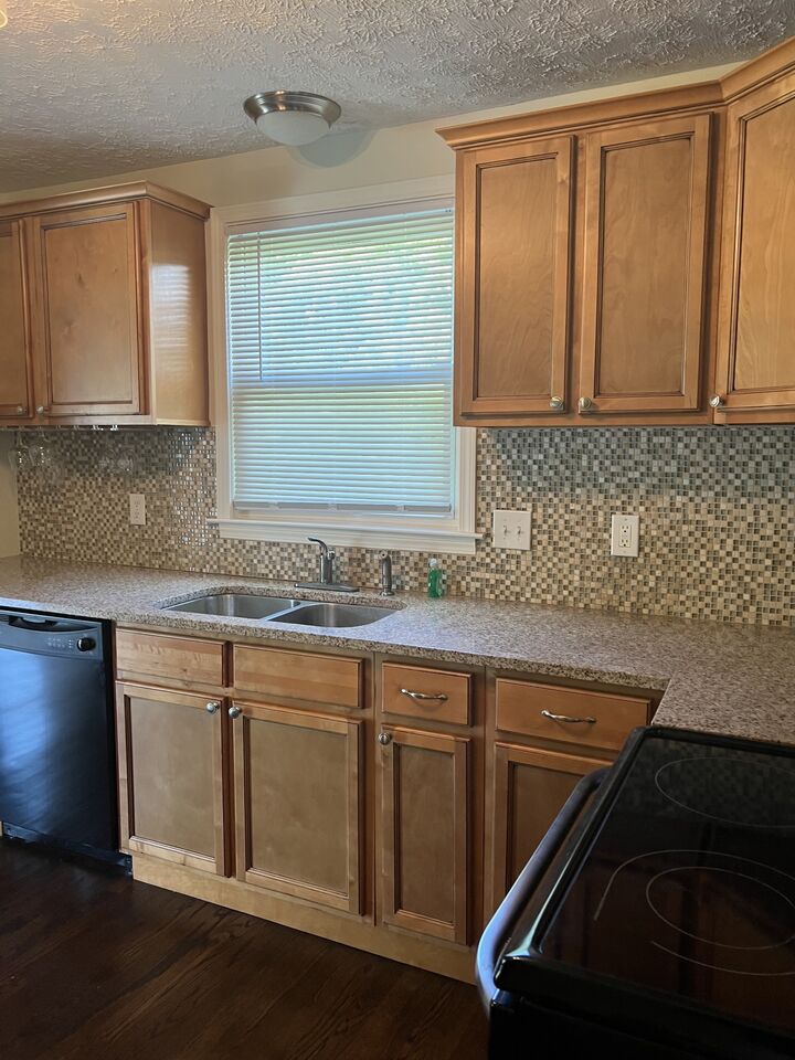Property Photo:  5925 Carl Pl  TN 37209 