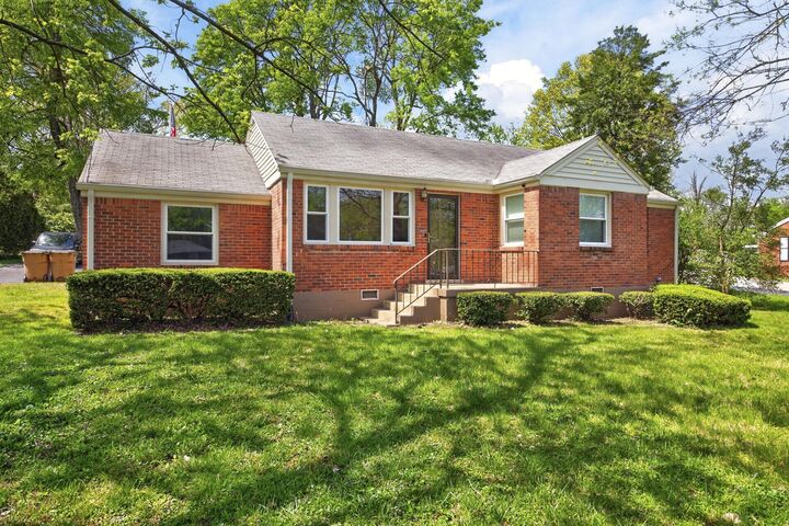 Property Photo:  116 S Graycroft Ave  TN 37115 