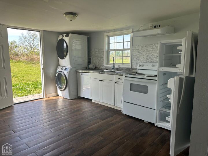 Property Photo:  1521 Basin Street  AR 72315 