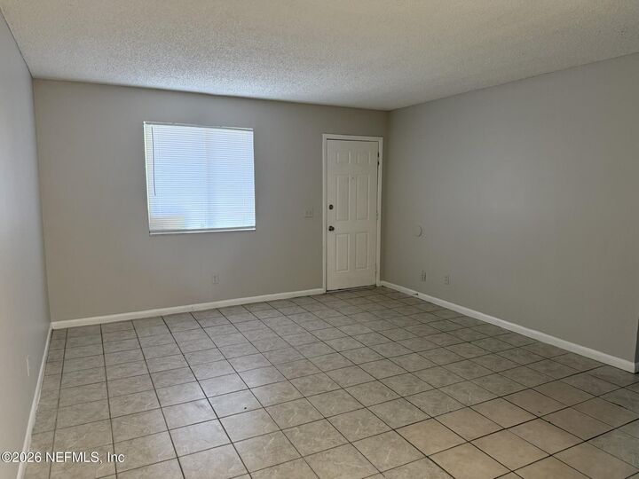 Property Photo: 5120 Westchase Court FL 32210