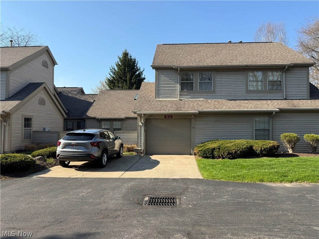 Property Photo: 111 N Aspen Court 3 OH 44484