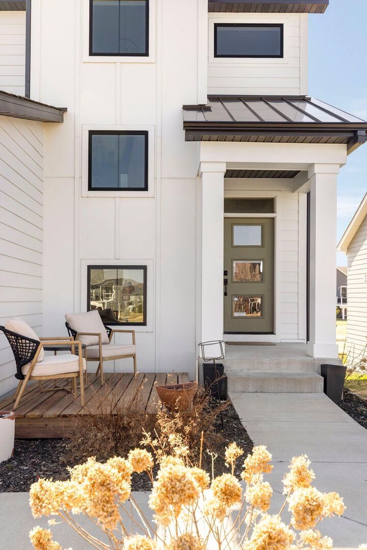 Property Photo:  4056 Kokanee Avenue N  MN 55042 