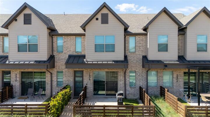 Property Photo:  2608 La Cala Drive O  TX 75054 