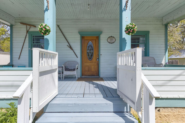 Property Photo:  219 Gilbert Avenue  OR 97442 