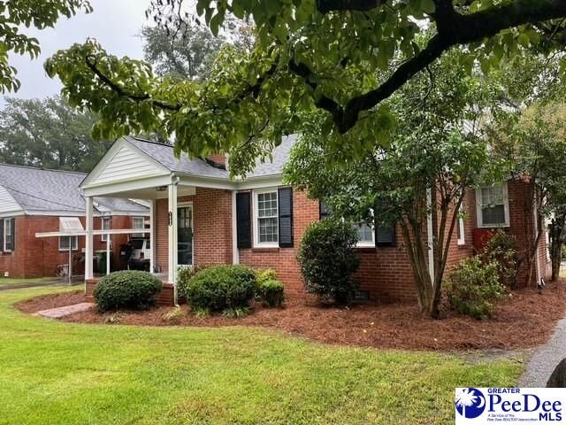 Property Photo:  1008 W Cedar Street  SC 29501 