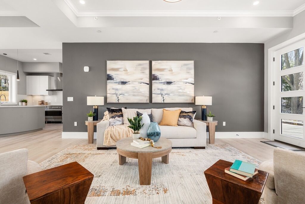 Property Photo:  32 Wilson Cir 32  MA 02461 