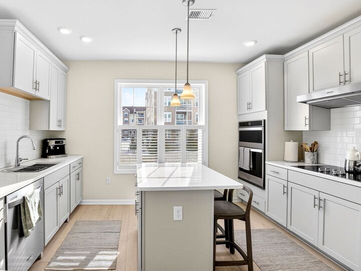 Property Photo:  4 Peters Farm Way 206  MA 01581 
