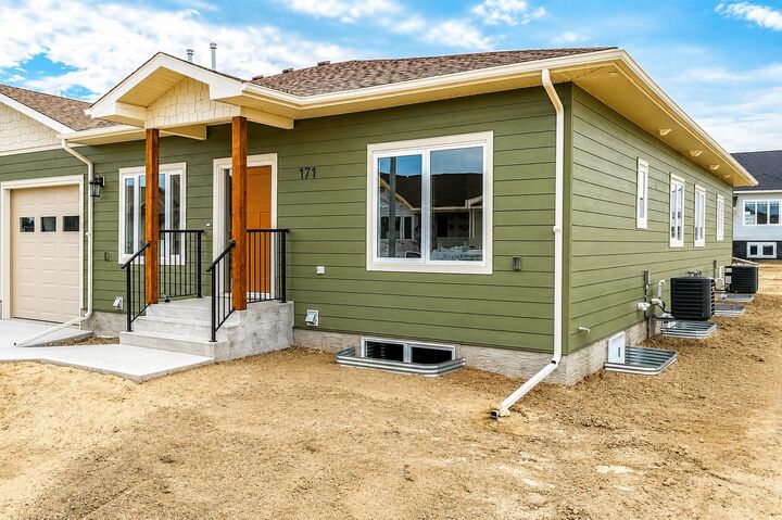 Property Photo: 242 Parkview Lane W AB T0K 0G0