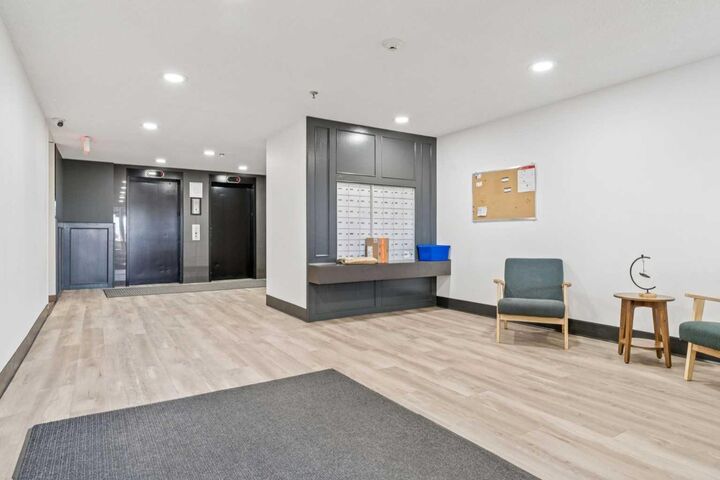 Property Photo:  2011 University Drive NW 103  AB T2N 4T4 