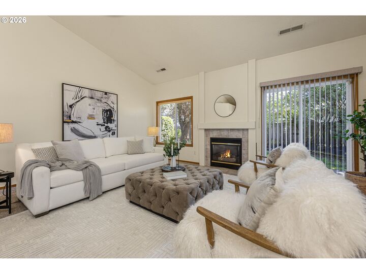 Property Photo: 438 SE 71st Pl OR 97123