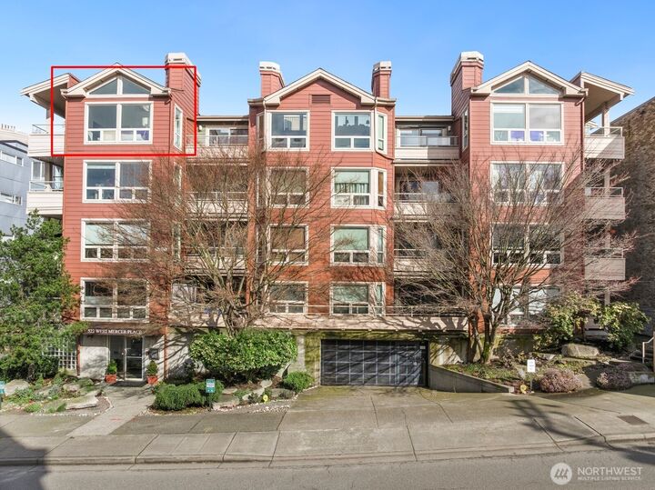 Property Photo:  522 W Mercer Place 401  WA 98119 