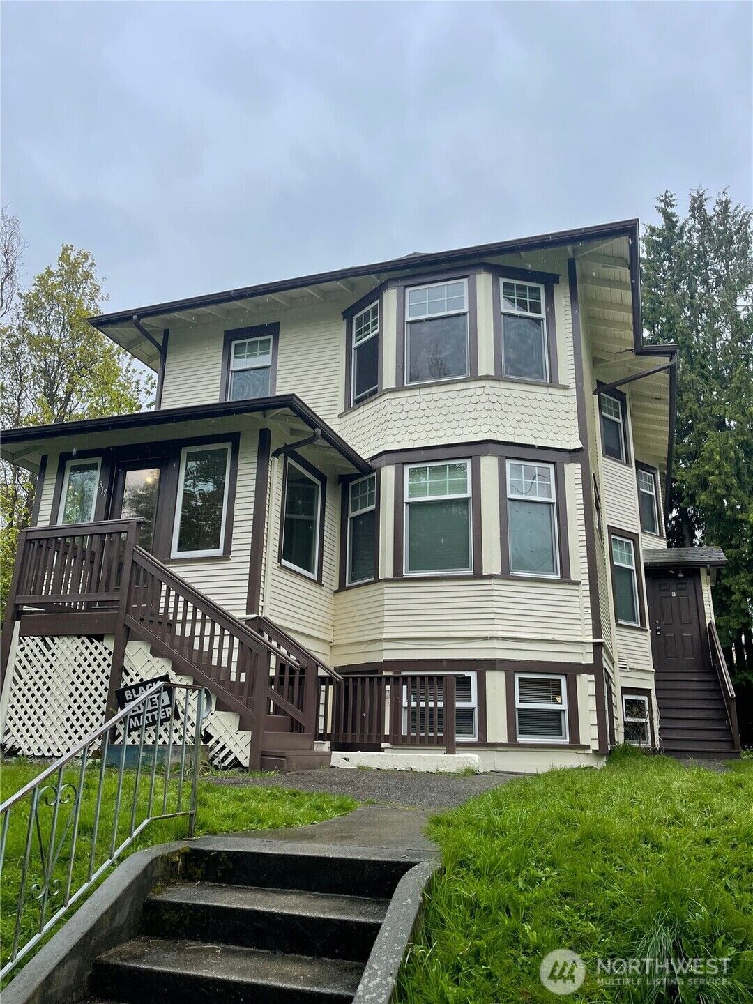 Property Photo: 317 17th Avenue E WA 98112