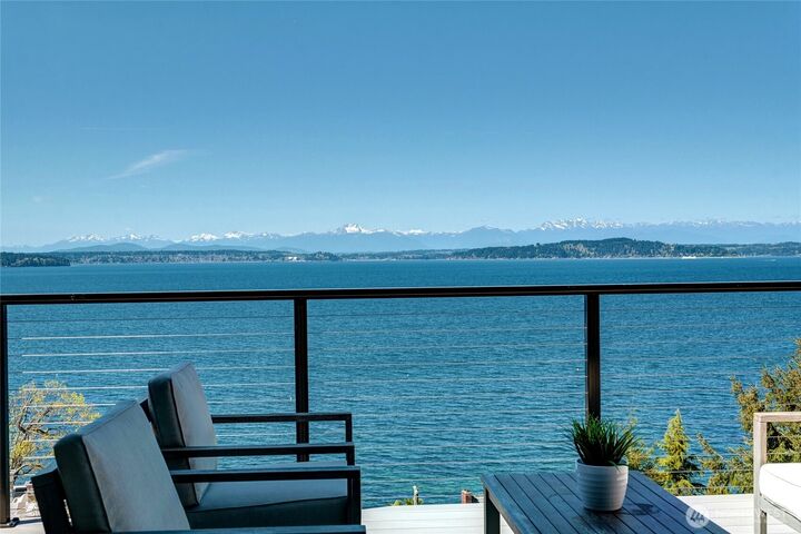 Property Photo:  6029  Atlas Place SW  WA 98136 