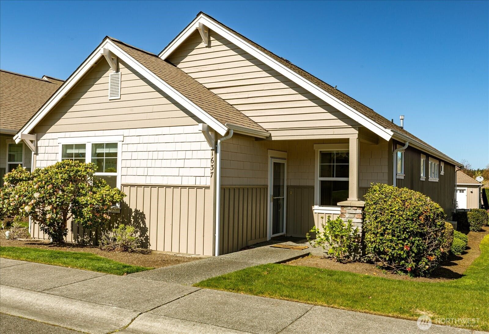 Property Photo:  1637 SW Vanguard Street  WA 98277 