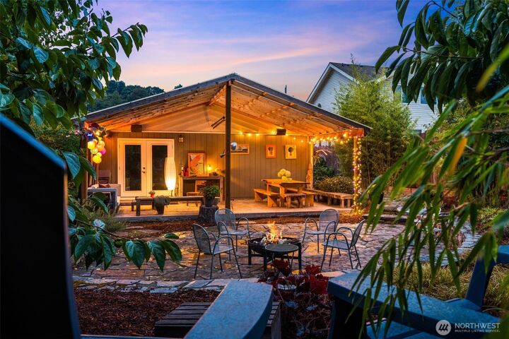 Property Photo: 6528 23rd Avenue SW WA 98106