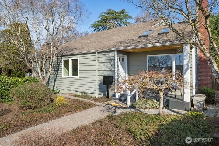 Property Photo:  5720  59th Avenue NE  WA 98105 