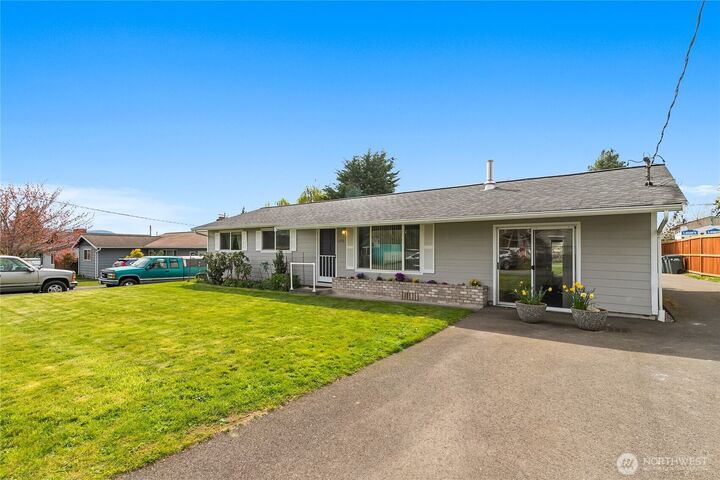 Property Photo:  2735  Xenia Street  WA 98226 