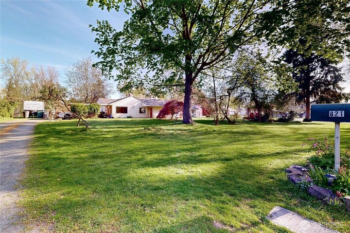 Property Photo:  821 E Chesnut Street  WA 99362 