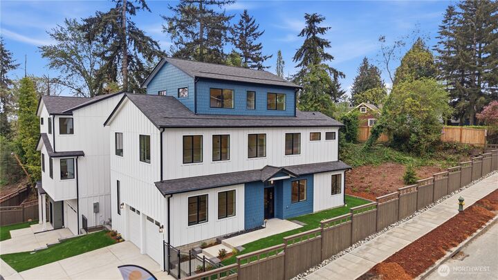 Property Photo:  9434  Olson Place SW  WA 98106 