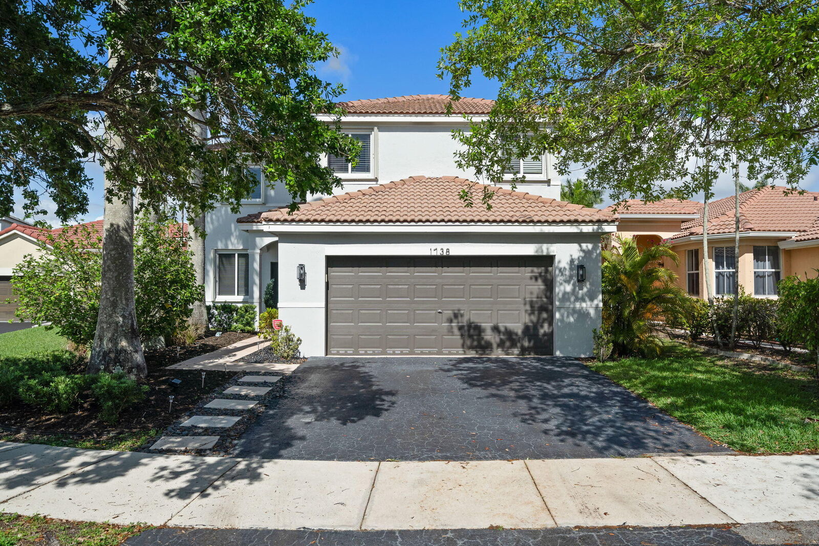 Property Photo: 1738 Sycamore Terrace FL 33327