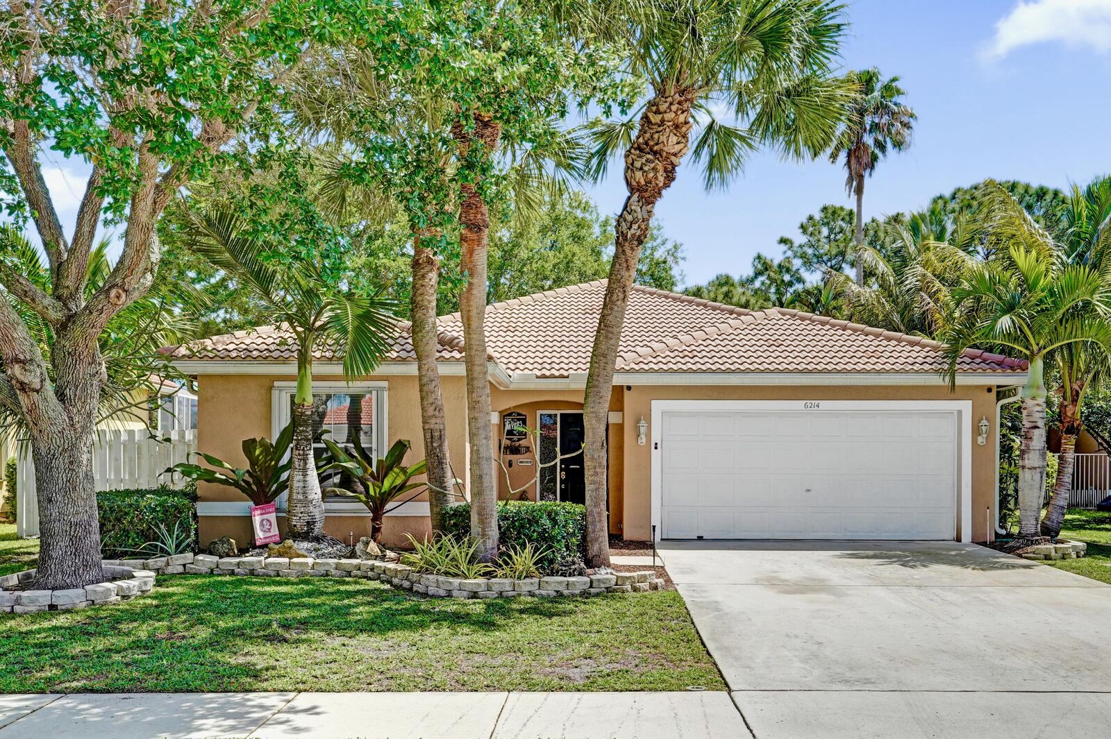 Property Photo: 6214 Sand Hills Circle FL 33463