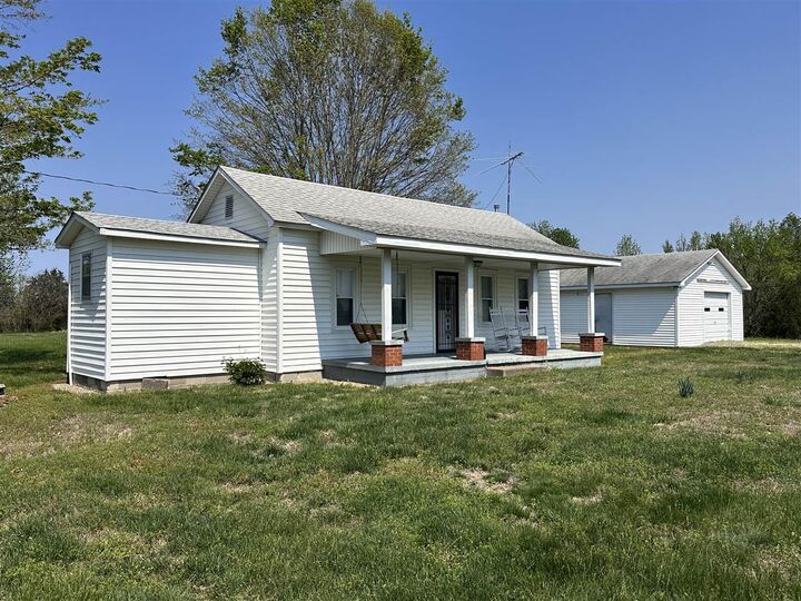 Property Photo:  1474 Crow Road  KY 42141 