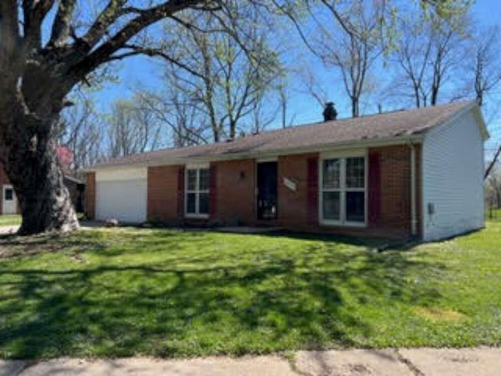 Property Photo:  1453 Oak Park Drive  IN 47374 