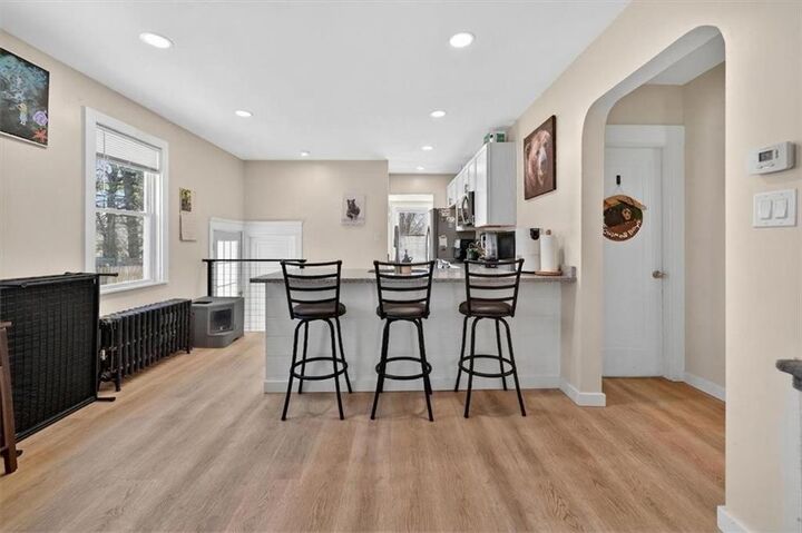Property Photo:  190 Wardlaw Avenue  RI 02908 