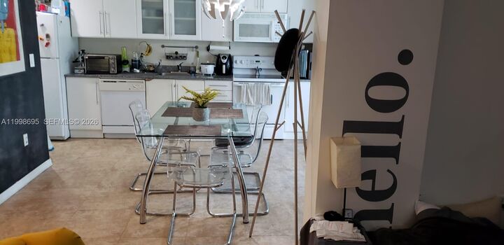 Property Photo: 275 NE 18th St 307 FL 33132