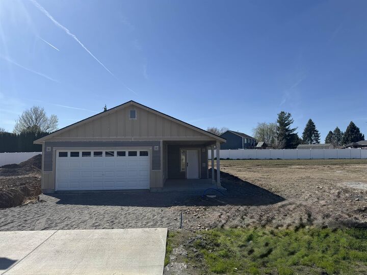 Property Photo:  1010 S Century Rd  WA 99037 
