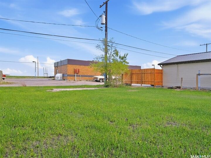 Property Photo:  206 1st Avenue E  SK S0L 2V0 