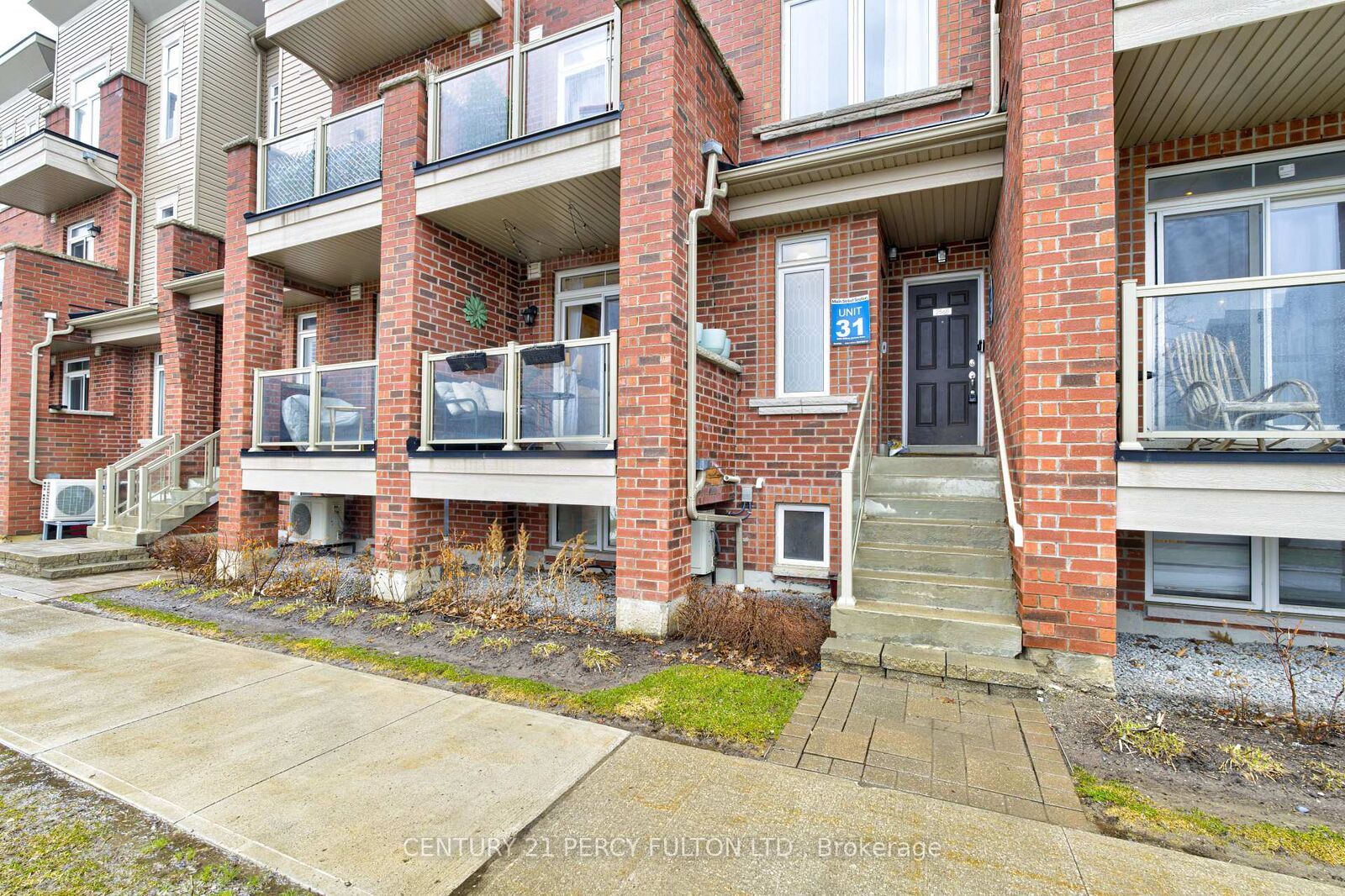 Property Photo:  2566 William Jackson Drive  ON L1X 0E5 