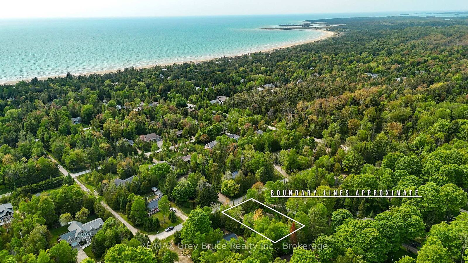 Property Photo:  425 Dufferin Avenue  ON N0H 2G0 