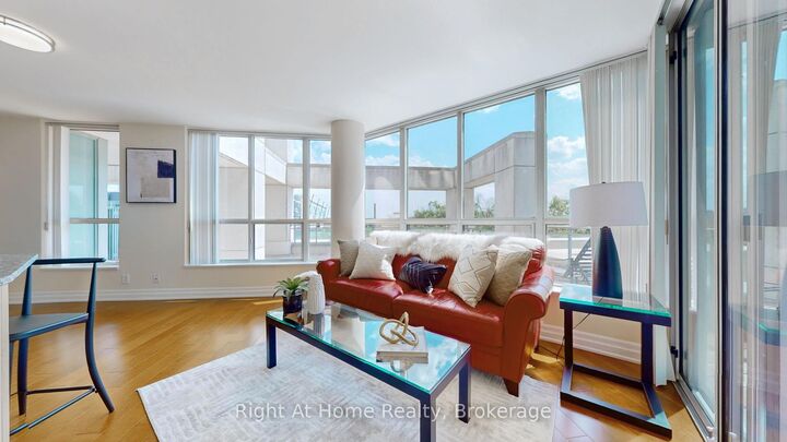 Property Photo:  228 Queens Quay W 209  ON M5J 2X1 