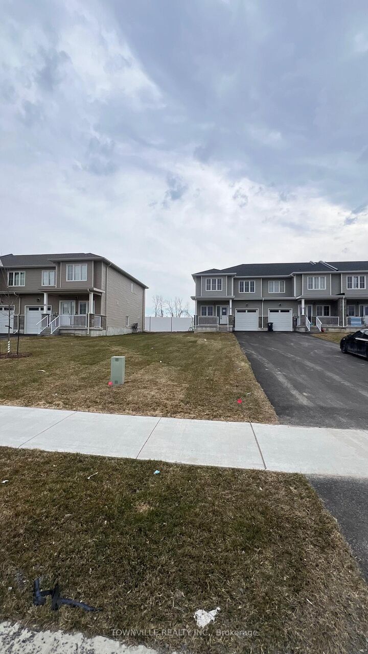 18 Lincoln Drive — photo 1