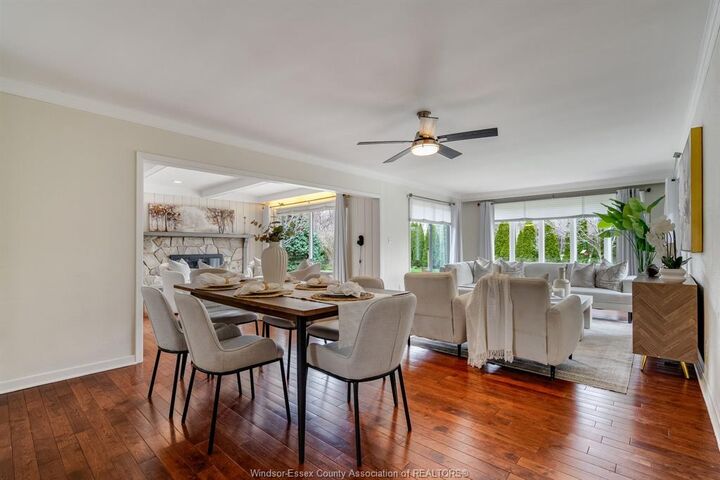 Property Photo:  10 Oakwoods Drive  ON N8H 4B1 