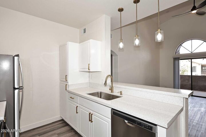 Property Photo:  9600 N 96th Street 202  AZ 85258 