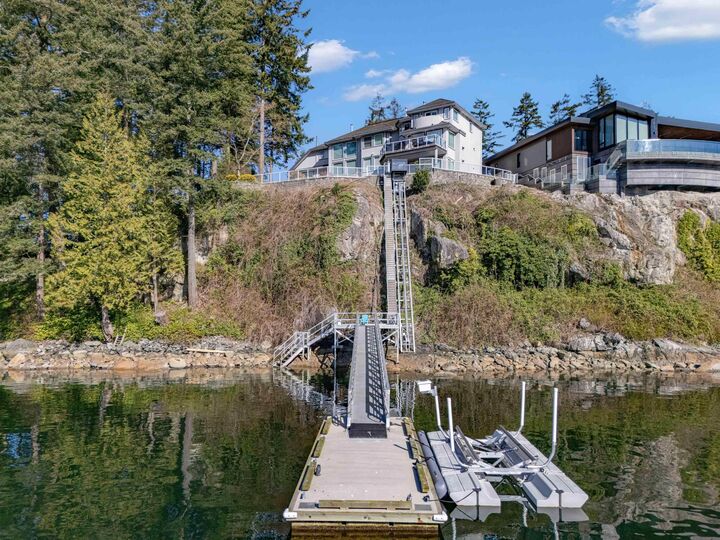 Property Photo: 242 Turtlehead Road BC V3H 4P2